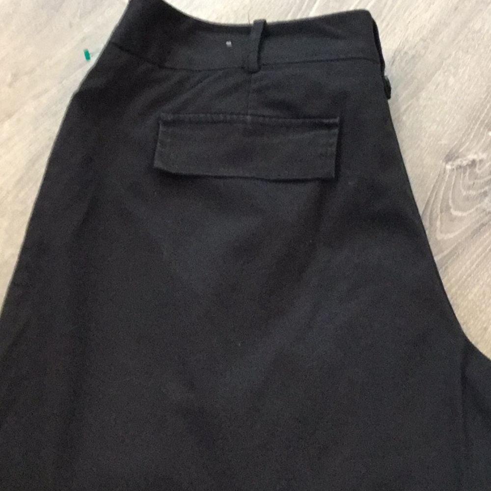 ☑️ WORTHINGTON~~Black Bermuda’s~~☑️